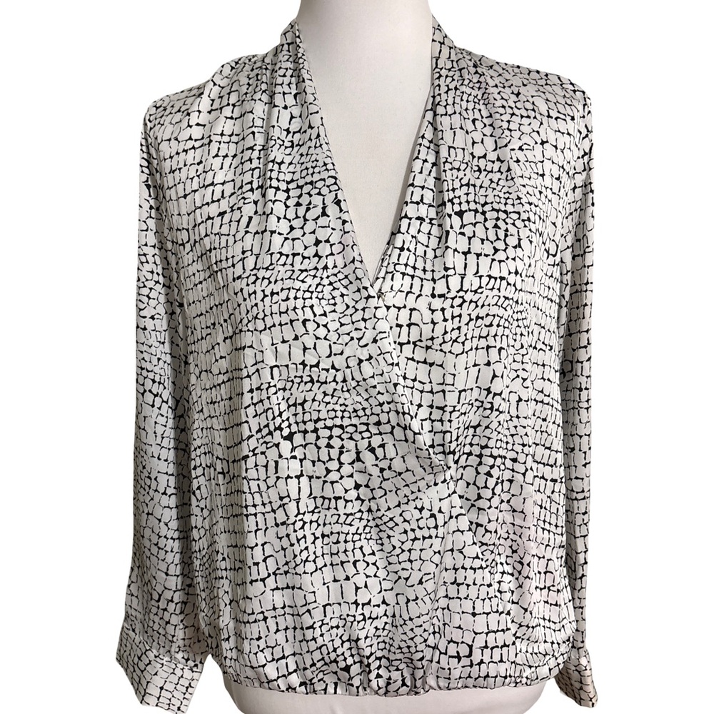 Apt 9 Black and White Patterned Blouse